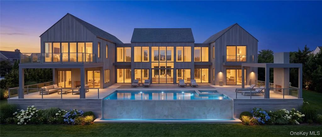 11 Pine Tree Lane, Westhampton
