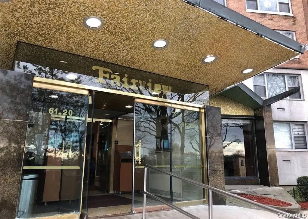 61-20 Grand Central Parkway # C 306, Forest Hills