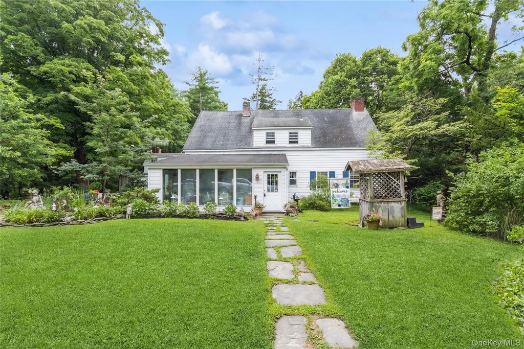 93 Widmer Road, Wappingers Falls