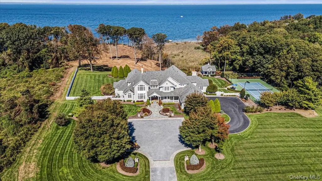 697 Short Beach Road, Nissequogue