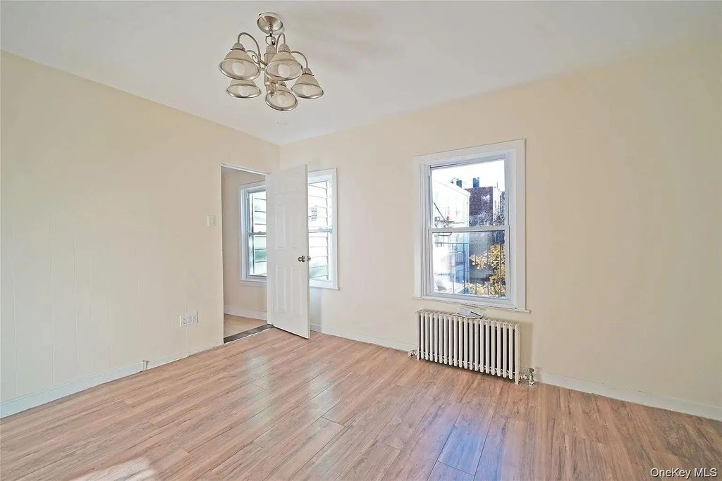 192-23 116th Road, Saint Albans