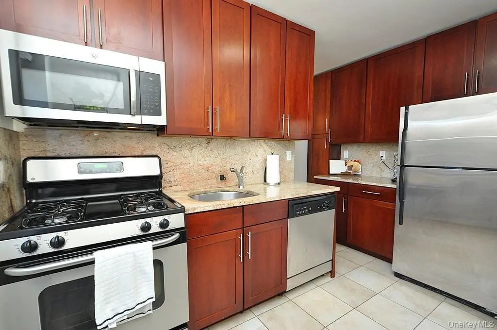 111 E Hartsdale Avenue # 7e, Hartsdale