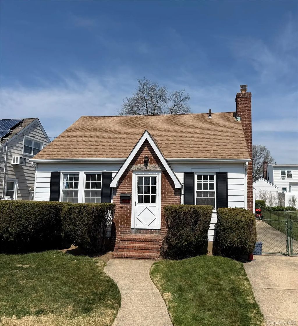 1112 Esther Street, Franklin Square