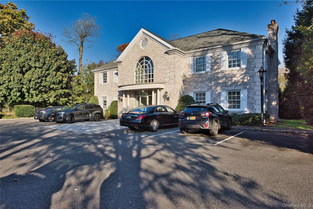 330 Willis Avenue # 1, Roslyn Heights