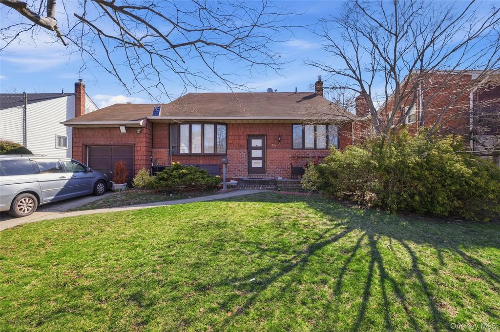 921 Edwards Boulevard, Valley Stream