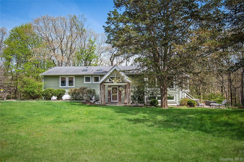 41 Cross Pond Road, Pound Ridge