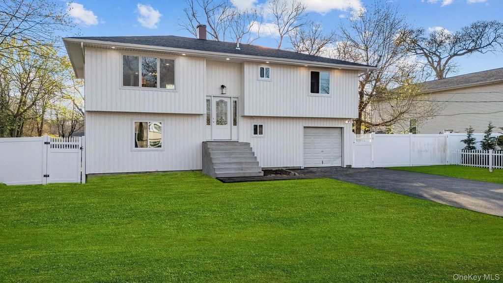 40 Alder Drive, Mastic Beach