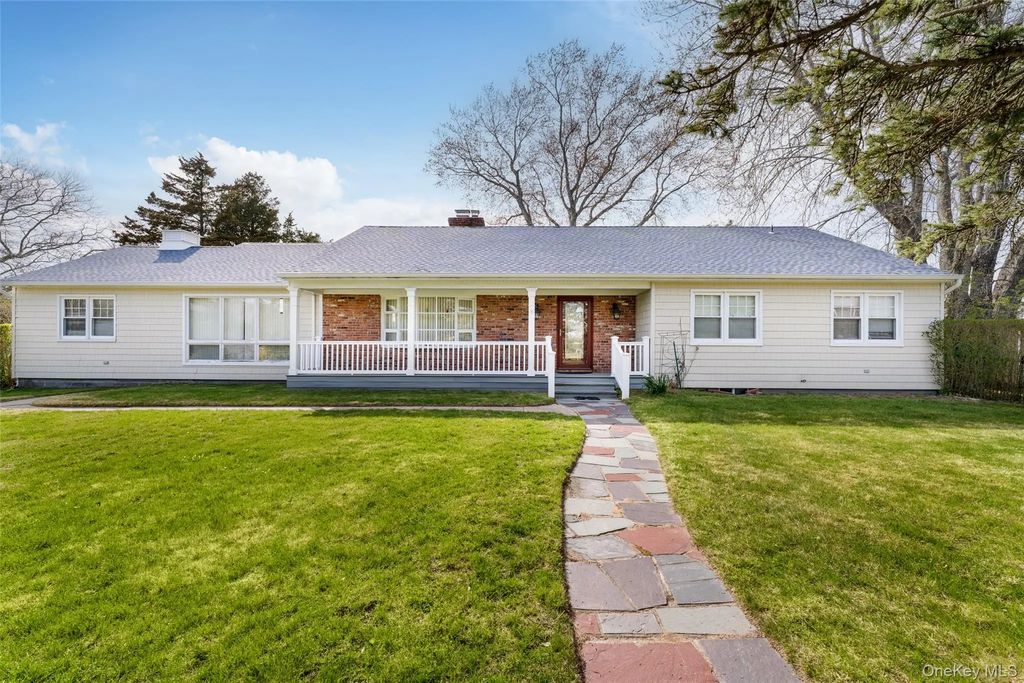 4 Hampton Harbor Lane, Hampton Bays