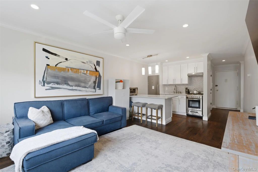 828 Pelhamdale Avenue # 3j, New Rochelle