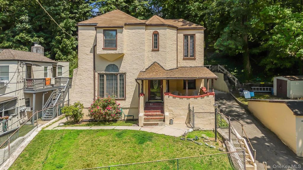 61 Continental Place, Glen Cove