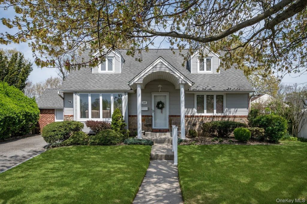 117 Betty Road, East Meadow