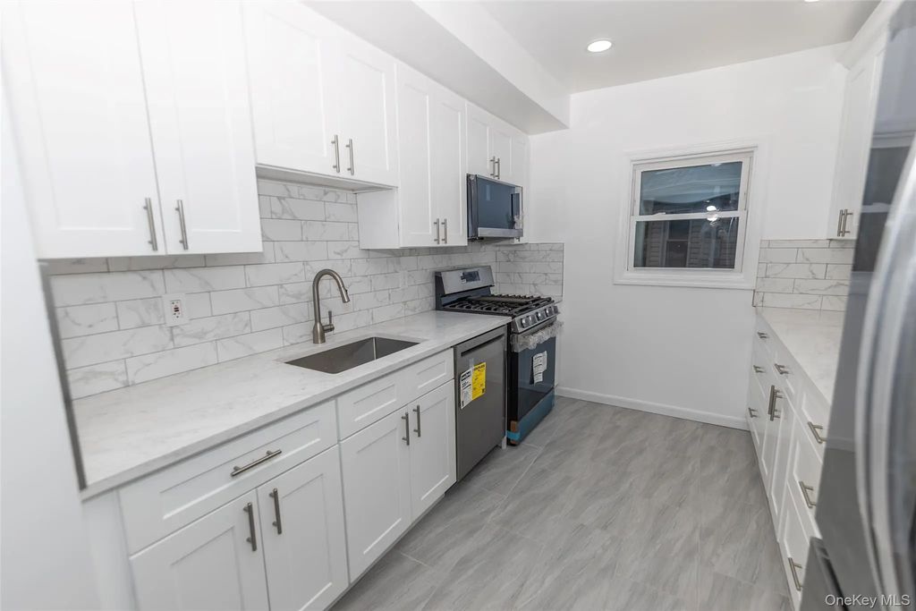 27 Park Place 2, Lynbrook