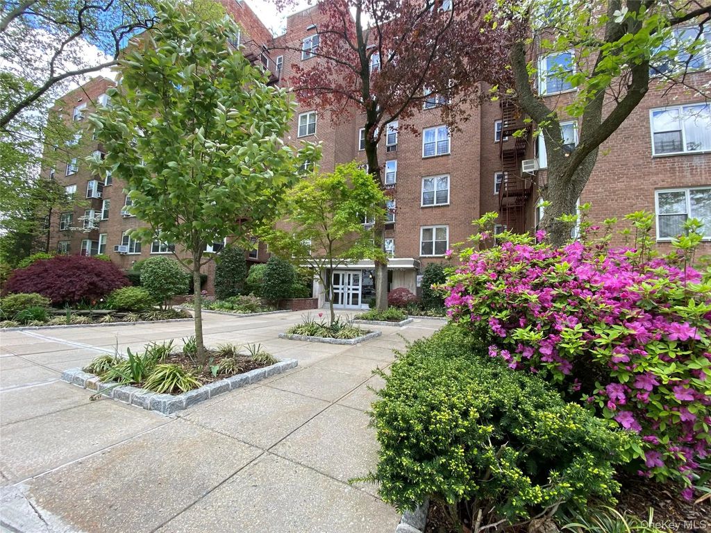 209-80 18th Avenue # 2g, Bayside