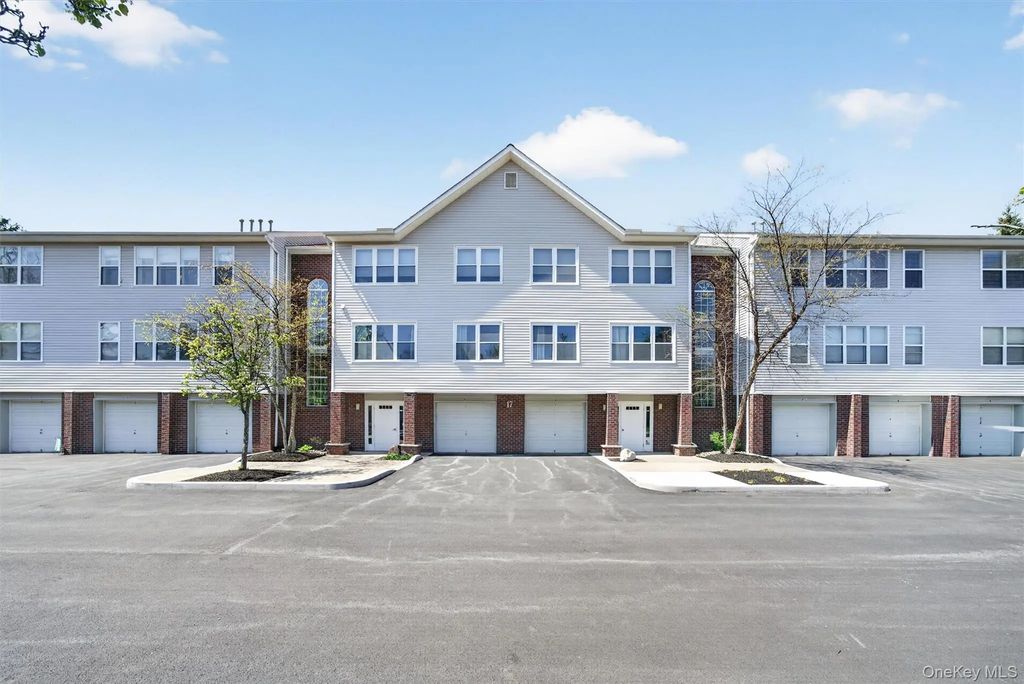 66 Deer Ct Drive, Middletown