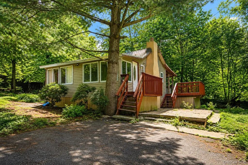 10 Lookout Trail, Monroe