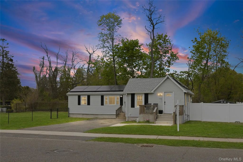 73 Harrison Avenue, Amityville