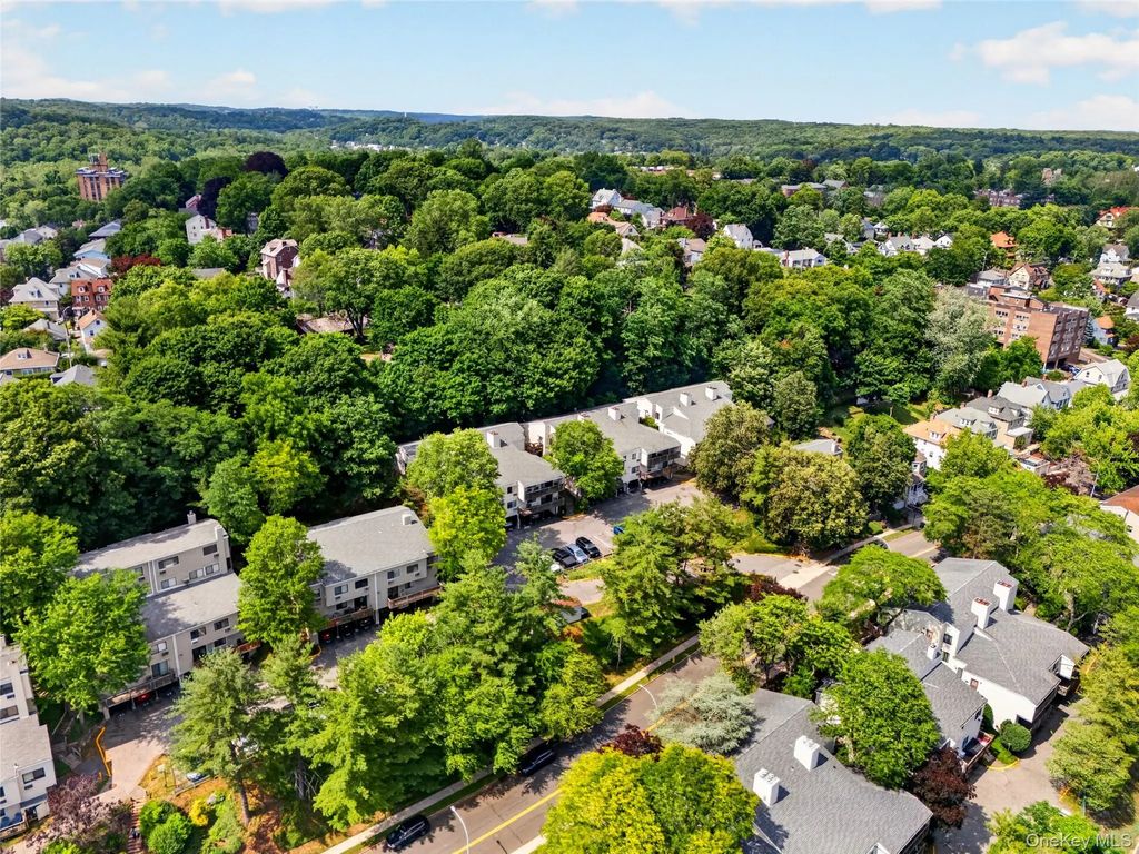 23 Hillside Terrace # D, White Plains