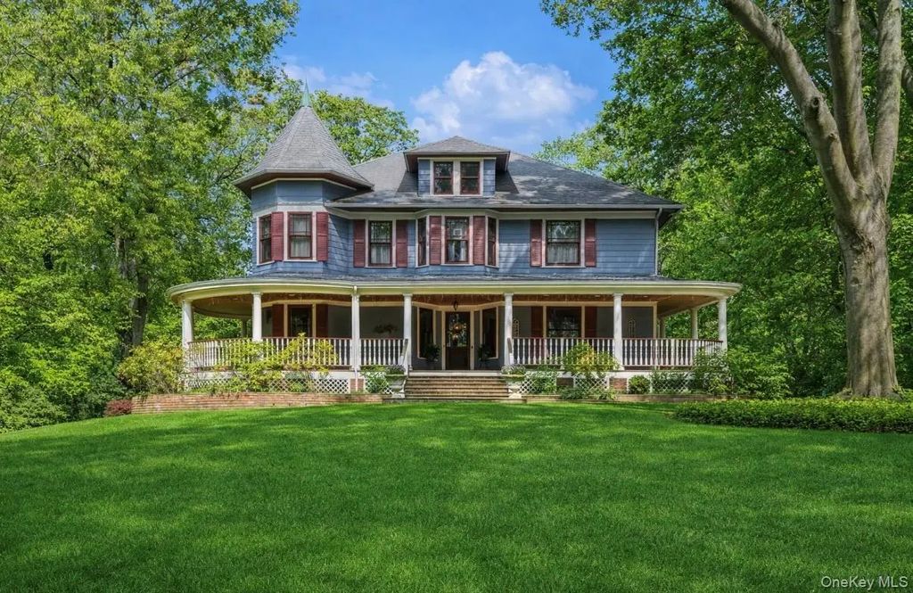 110 Red Spring Lane, Glen Cove