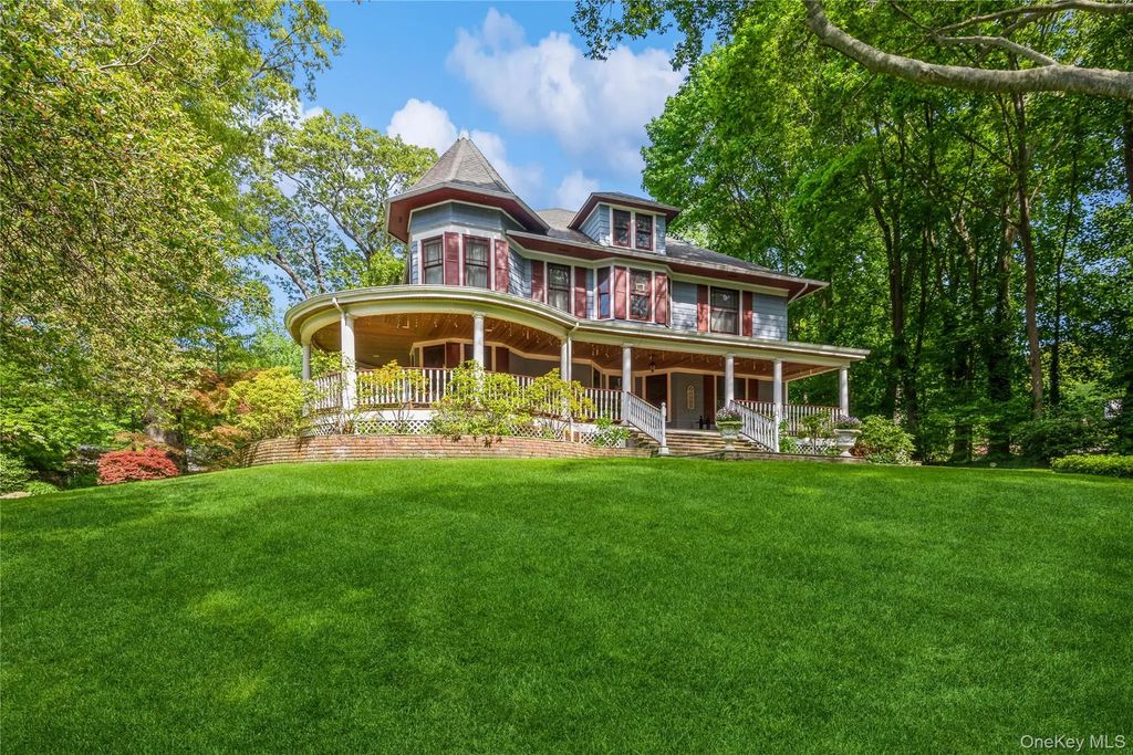 110 Red Spring Lane, Glen Cove