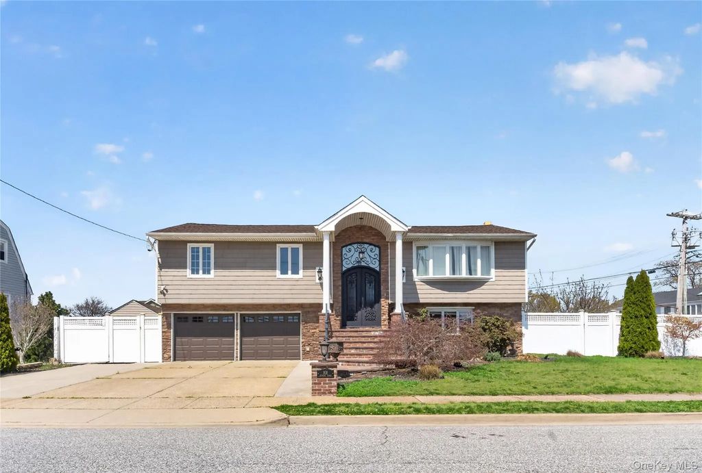 101 Jetmore Place, Massapequa
