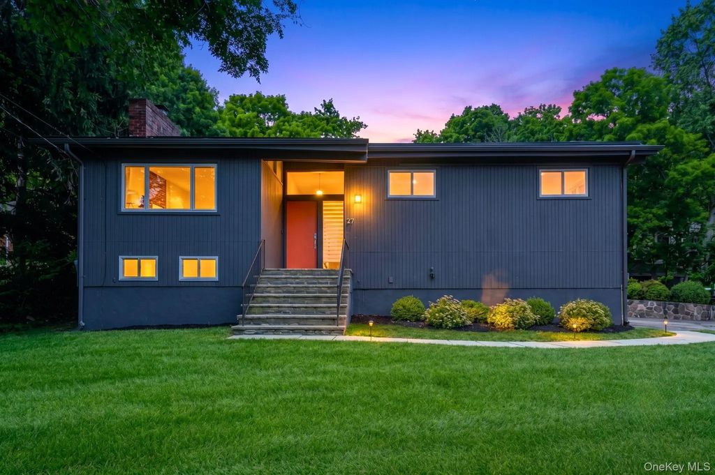 27 Lakeview Avenue W, Cortlandt Manor