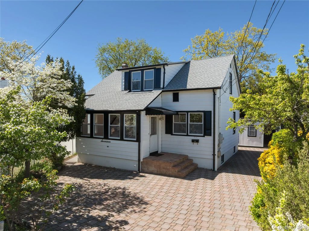 17 June Avenue, Bayville