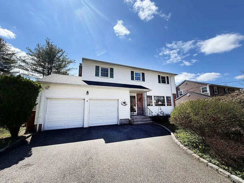 20 Harby Drive, Huntington
