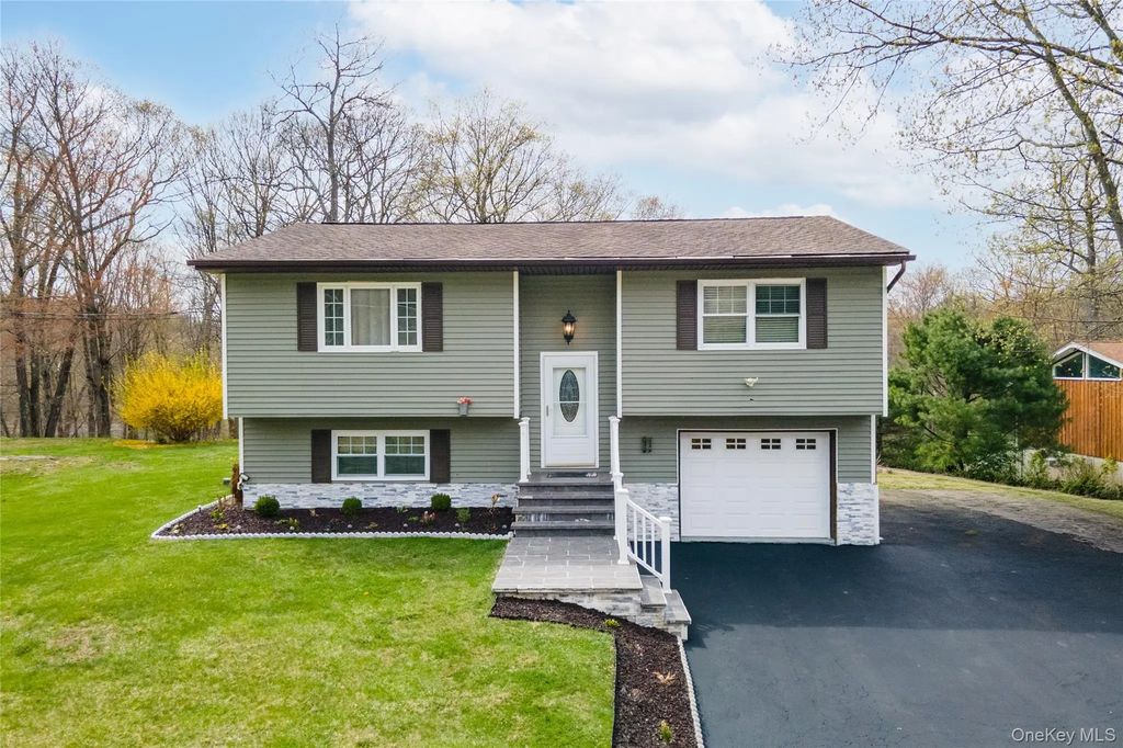 77 Kent Lake Avenue, Carmel