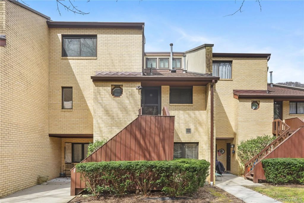 368 N Greeley Avenue, Chappaqua
