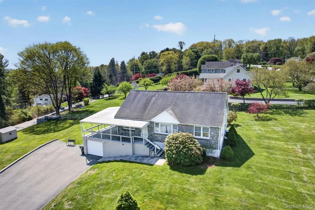 31 Brookdale Road, Mahopac