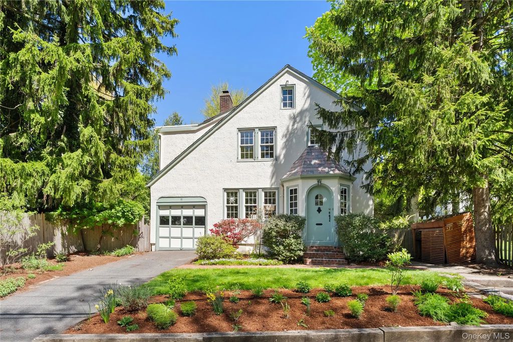 81 Walgrove Avenue, Dobbs Ferry