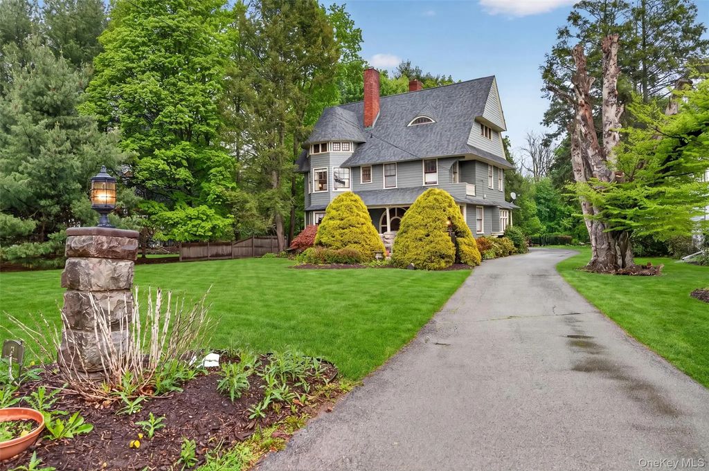 26 Maple Avenue, Warwick
