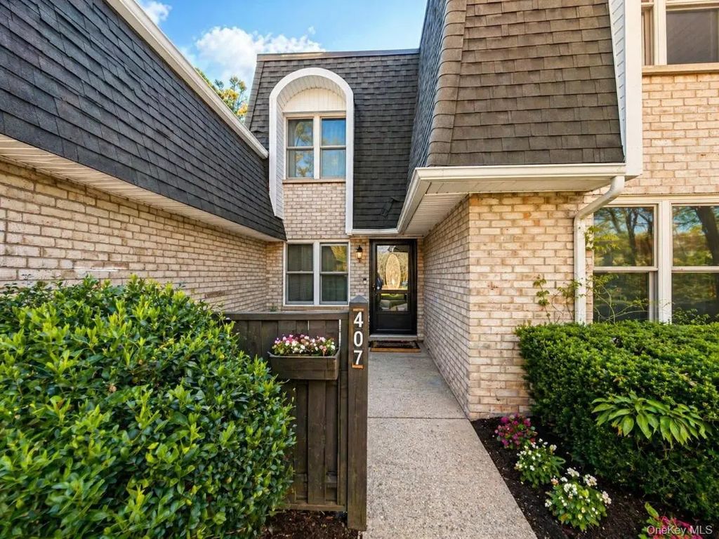 407 Birchwood Road, Medford