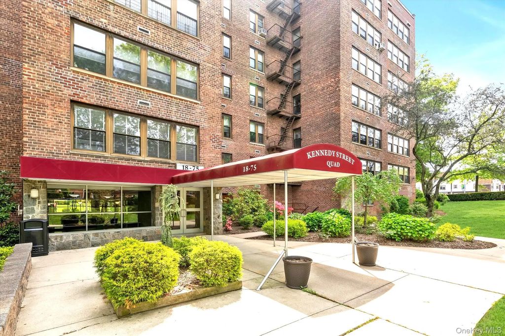 18-75 Corporal Kennedy Street # 2k, Bayside