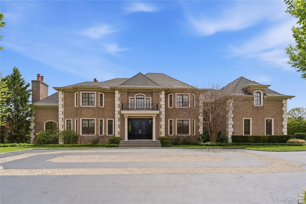 6 Evergreen Way, Old Brookville