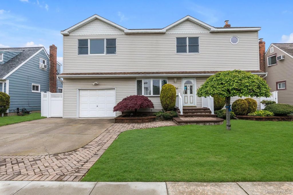 57 Cedar Street, Hicksville