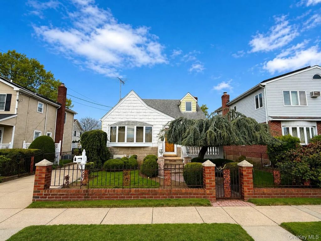 154 Scherer Boulevard, Franklin Square