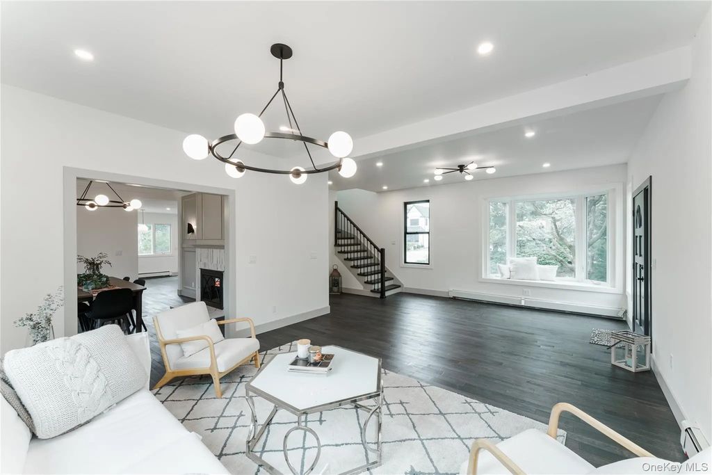 21 Mackey Avenue, Port Washington