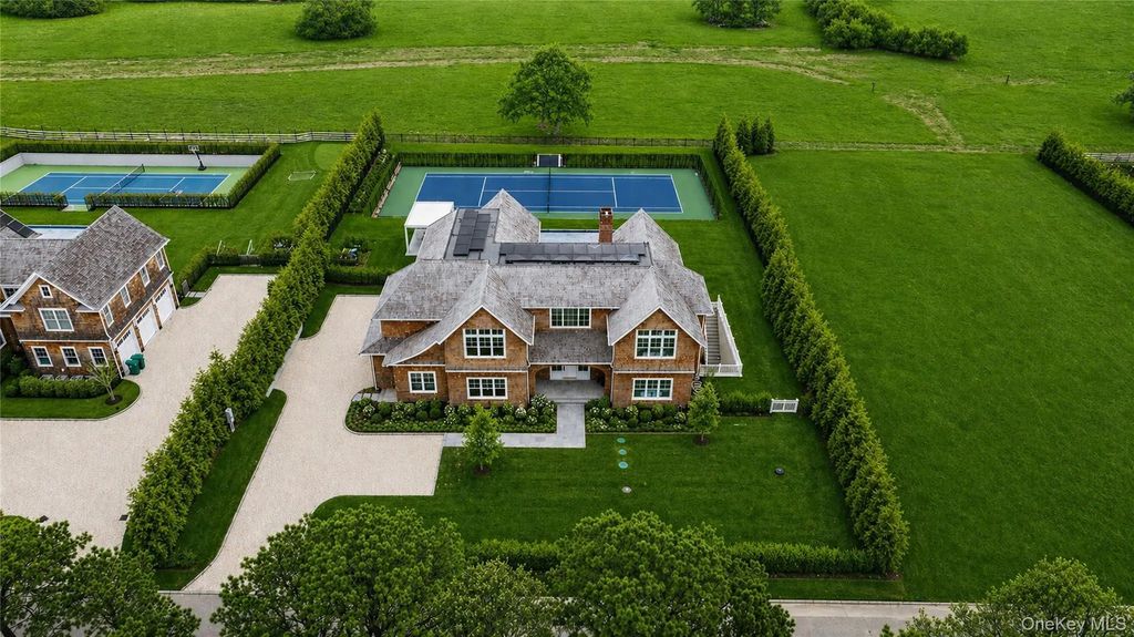460 Edge Of Woods Road, Water Mill