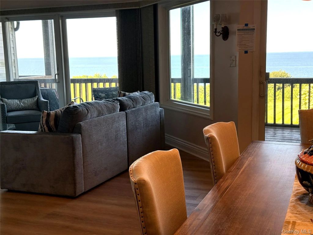 605 Fox Hill Drive, Baiting Hollow