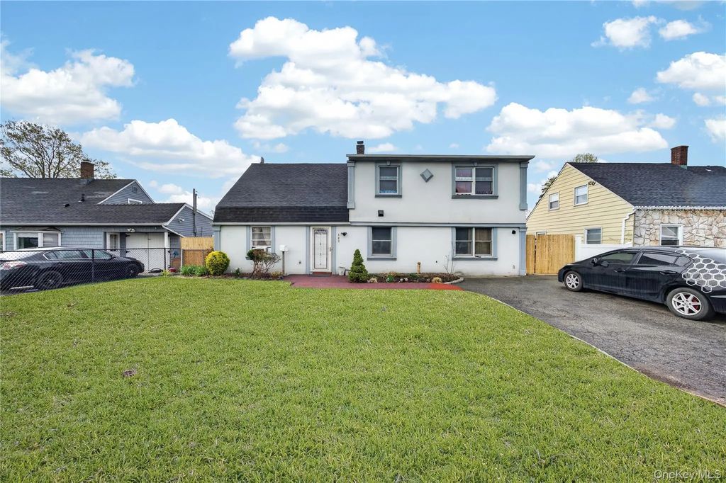 682 Lowell Street, Westbury