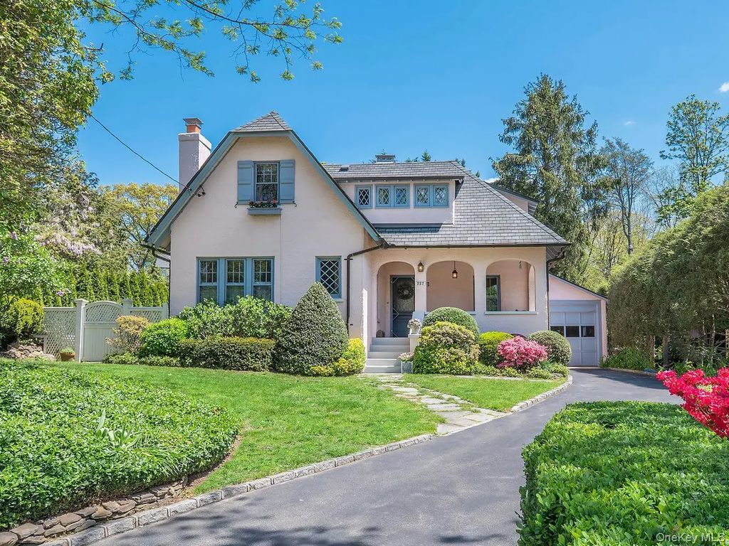 227 Littleworth Lane, Sea Cliff