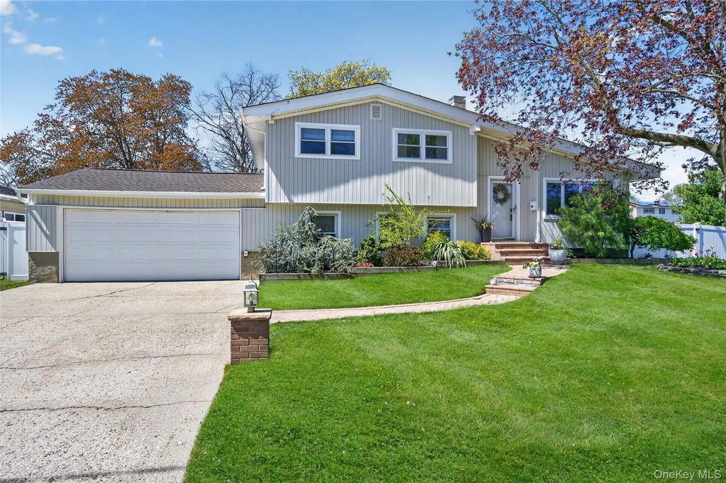 182 W 21st Street, Deer Park