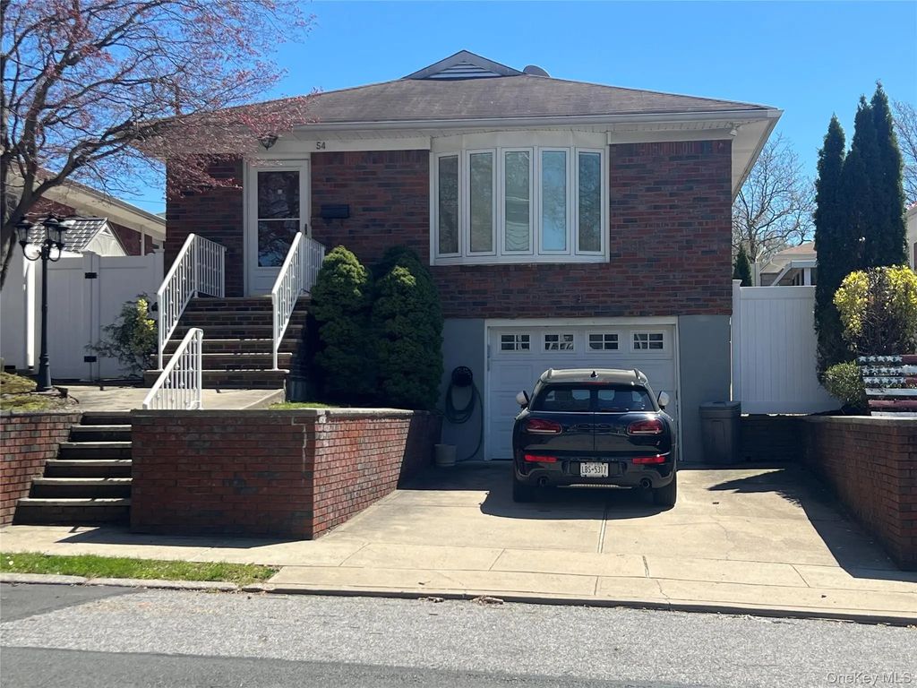 54 Alpine Court, Staten Island