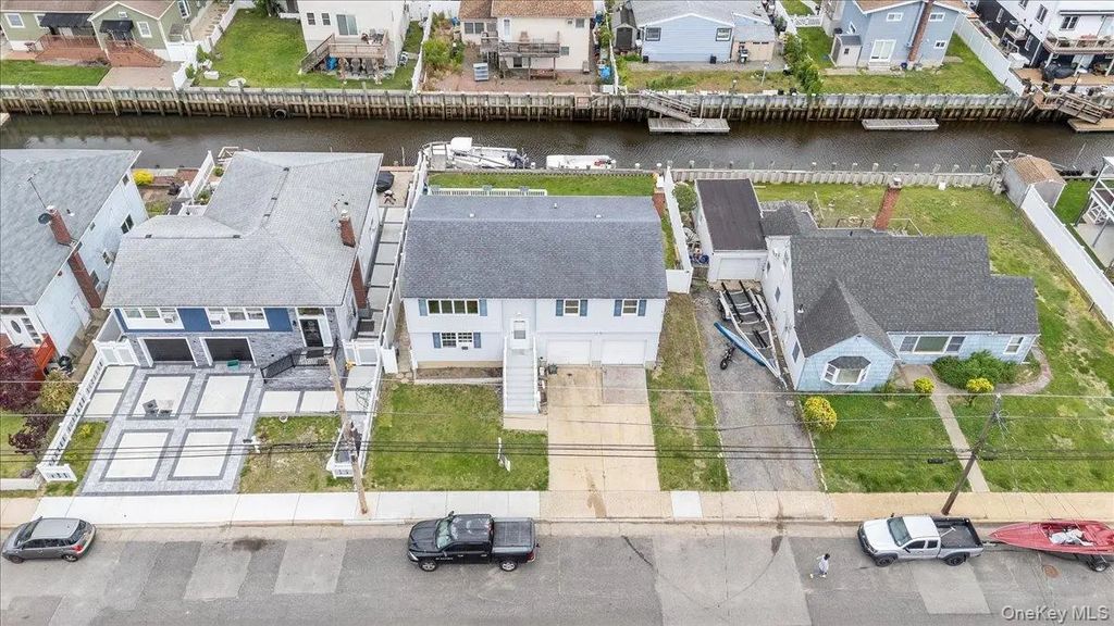 801 S Long Beach Avenue, Freeport