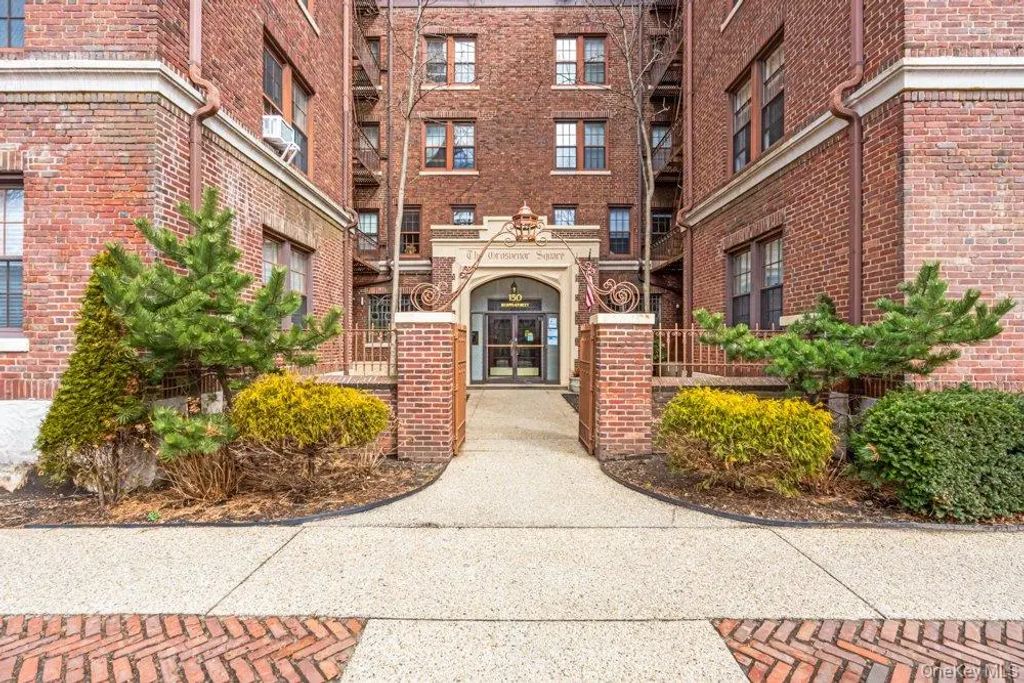 150 Burns # 3h/3g, Forest Hills