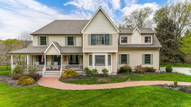9 Mayflower Court, Warwick