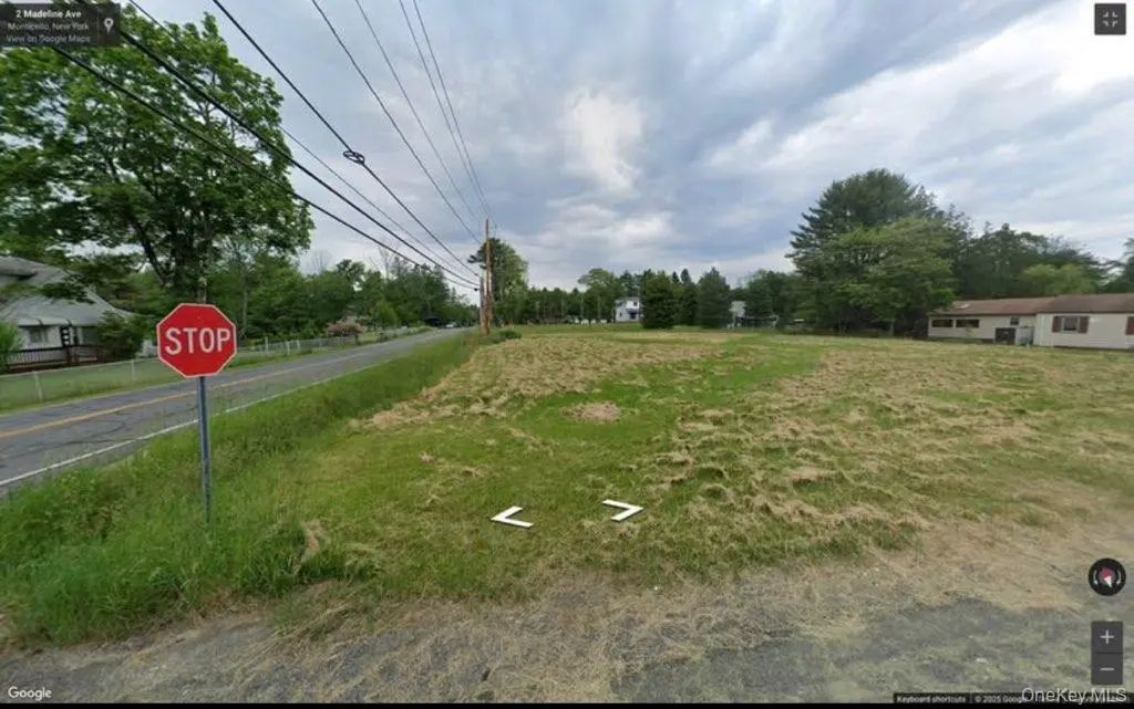 Sackett Lake Road, Monticello