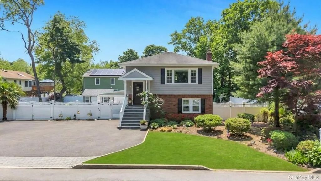 4 Florence Street, Nesconset