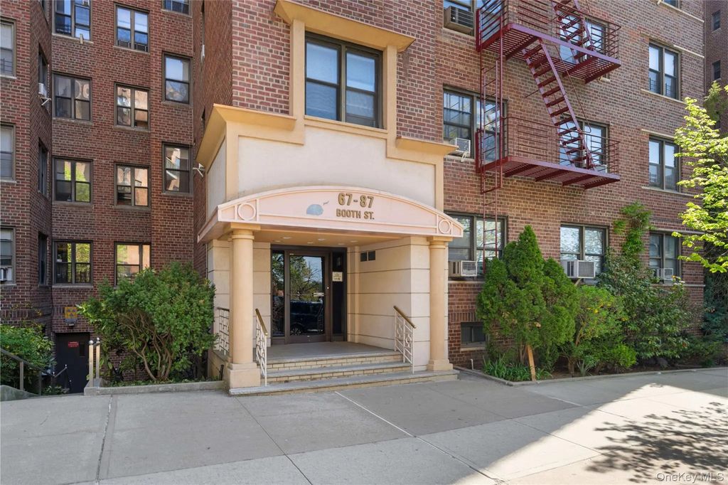 6787 Booth Street # 5h, Forest Hills